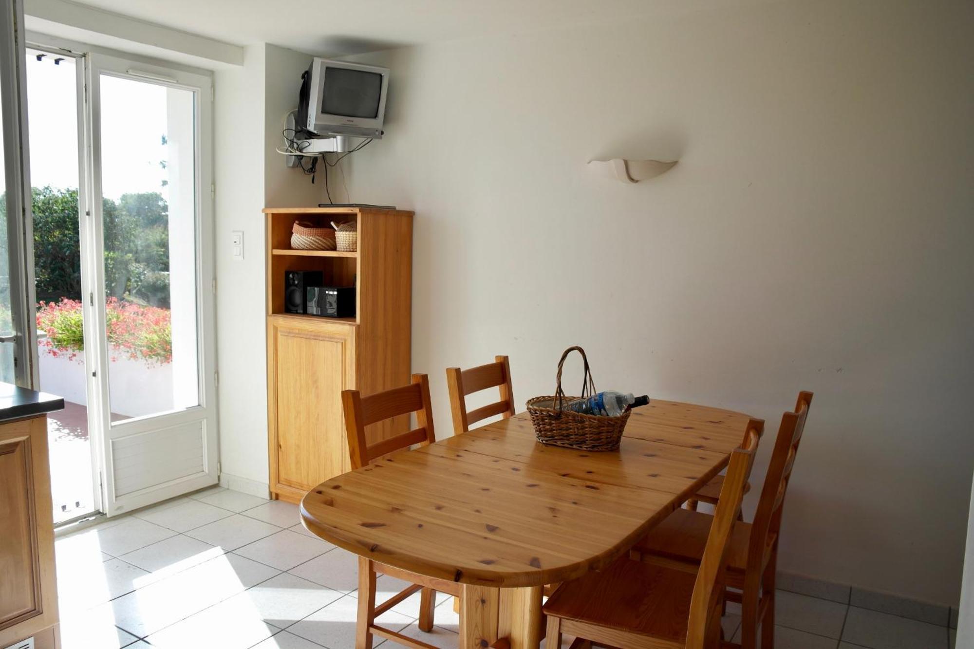 Maison De Campagne Pour 6 Avec Piscine Commequiers Exteriér fotografie